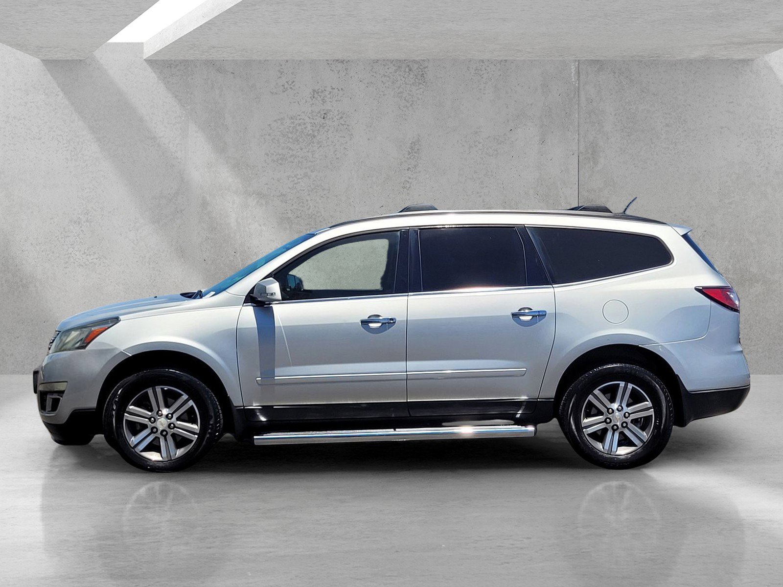 Used 2017 Chevrolet Traverse LT w/ LPO, 'HIT The Road' Package FWD image 7