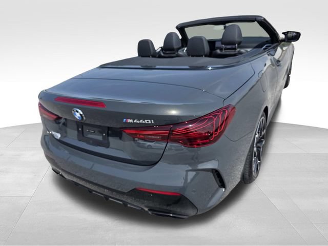 Used 2026 BMW M440i Convertible w/ Premium Package RWD image 3