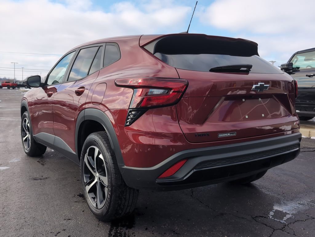 Used 2024 Chevrolet Trax RS w/ Driver Confidence Package image 5