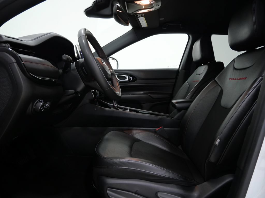 Used 2024 Jeep Compass Trailhawk AWD/4WD image 12