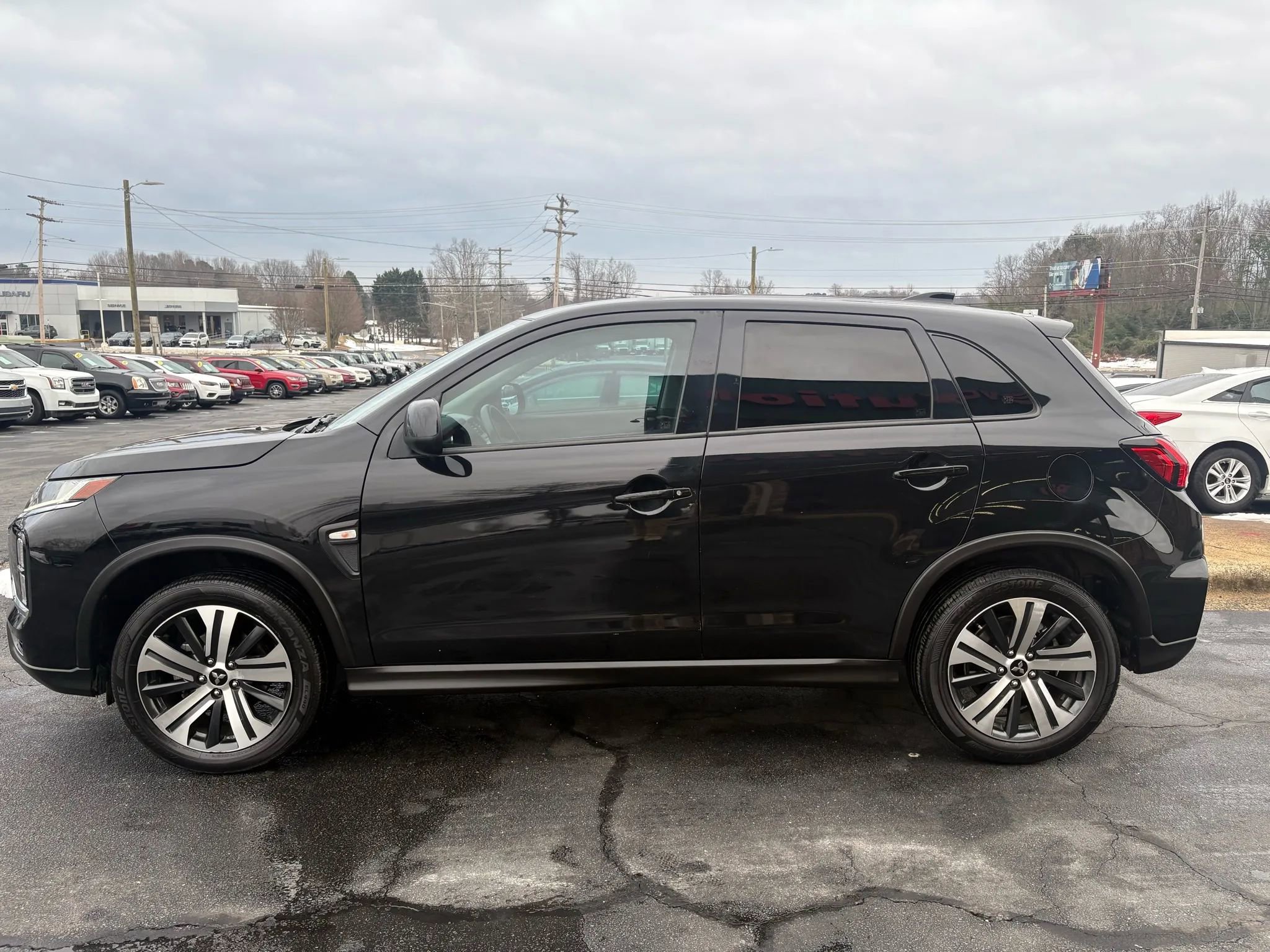 Used 2023 Mitsubishi Outlander Sport ES AWD/4WD image 4