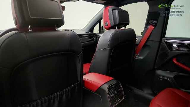 Used 2024 Porsche Macan w/ Premium Plus Package AWD/4WD image 47