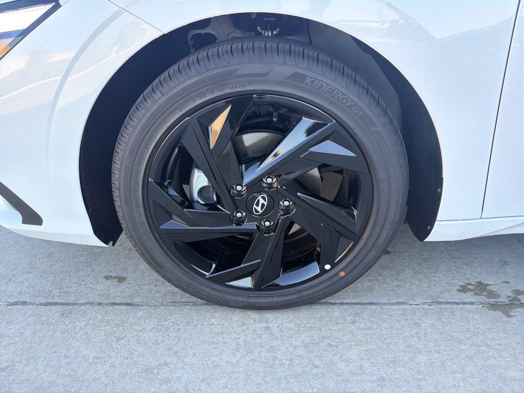 New 2026 Hyundai Elantra SEL Sport FWD image 12