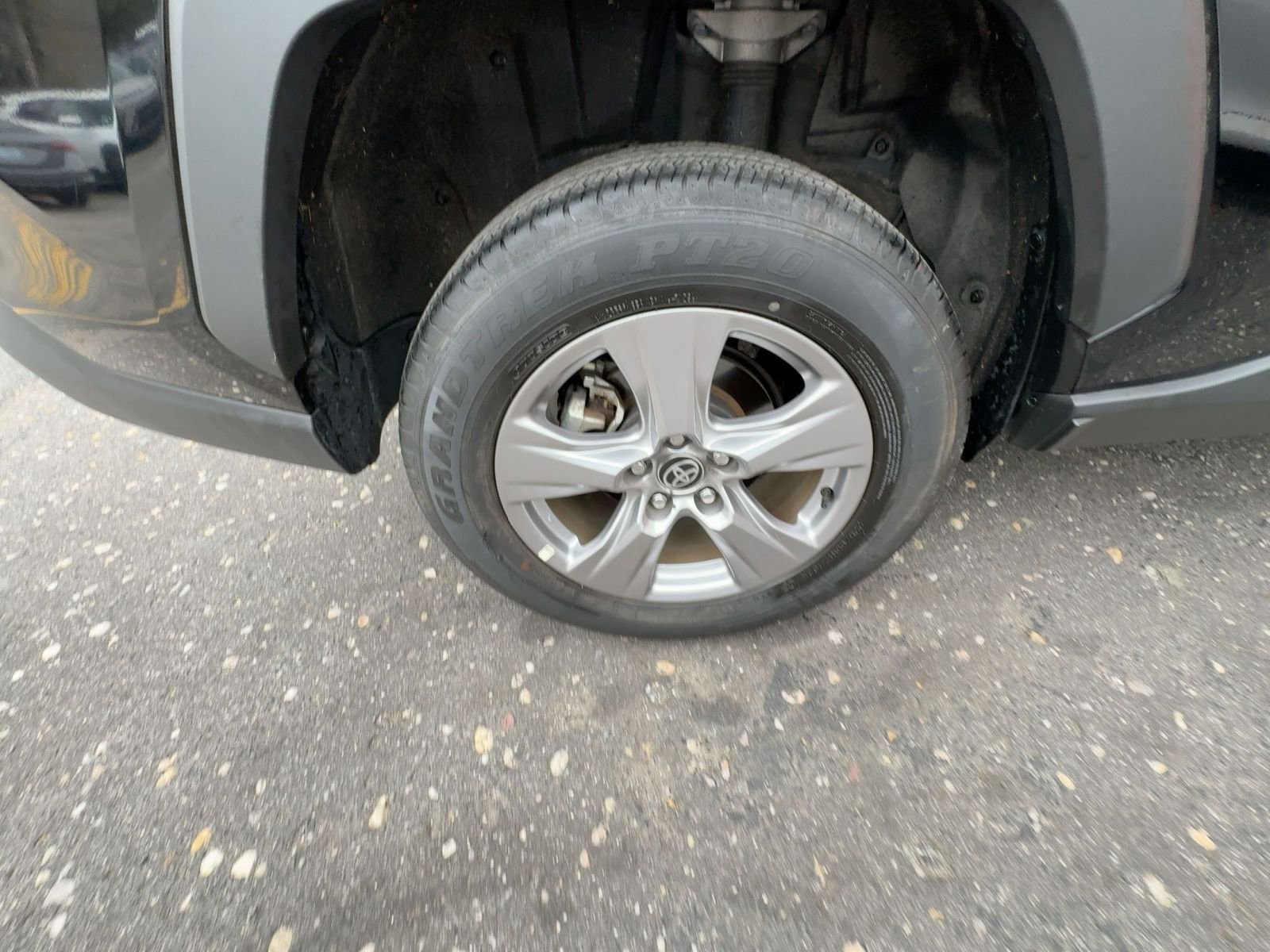 Used 2025 Toyota RAV4 XLE image 16