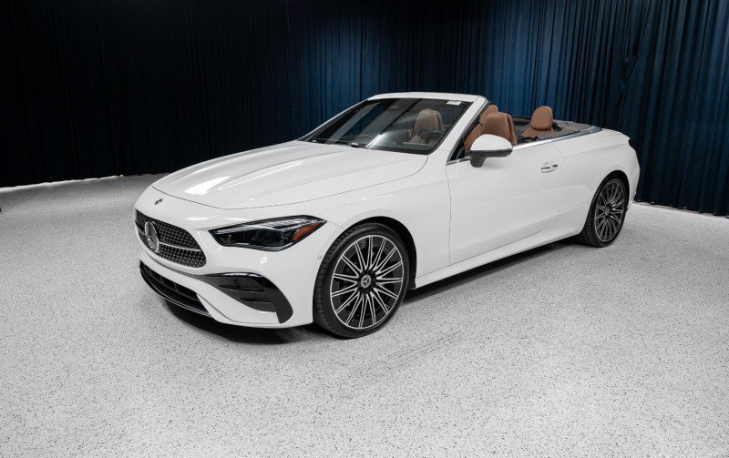 Certified 2026 Mercedes-Benz CLE 300 4MATIC Cabriolet image 2
