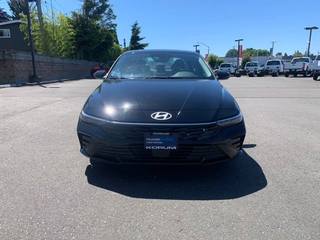 Certified 2025 Hyundai Elantra Limited FWD image 10