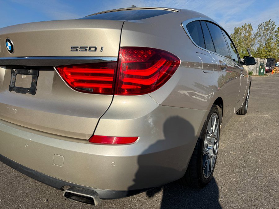 Used 2011 BMW 550i Gran Turismo xDrive image 11