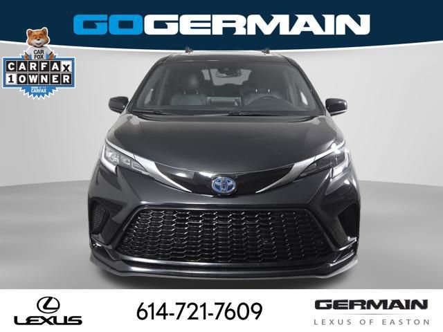 Used 2021 Toyota Sienna XSE FWD image 2