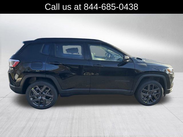 New 2026 Jeep Compass Limited image 4