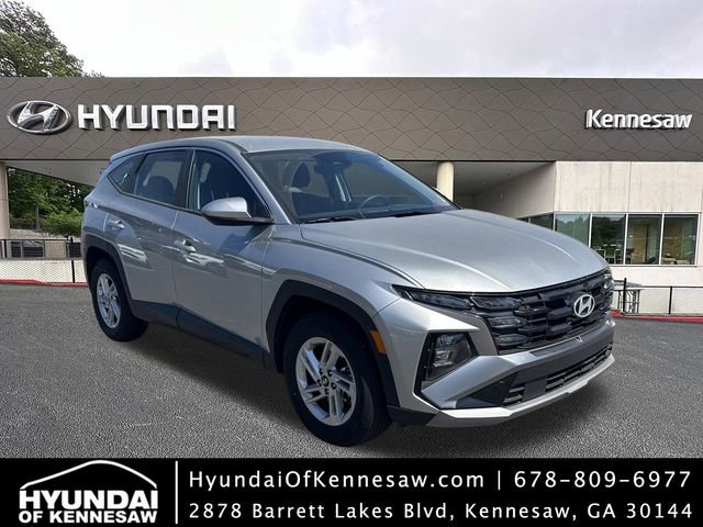 Certified 2025 Hyundai Tucson SE image 1