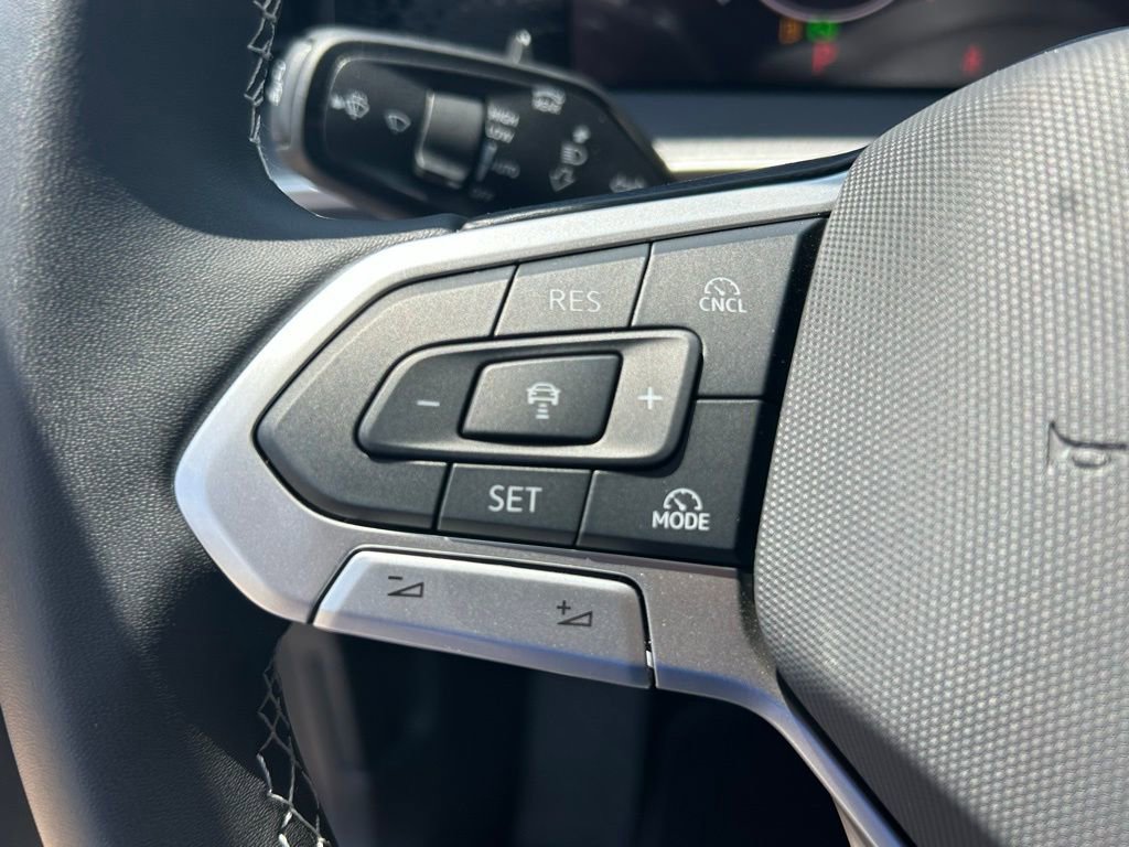 Used 2025 Volkswagen Tiguan S image 14