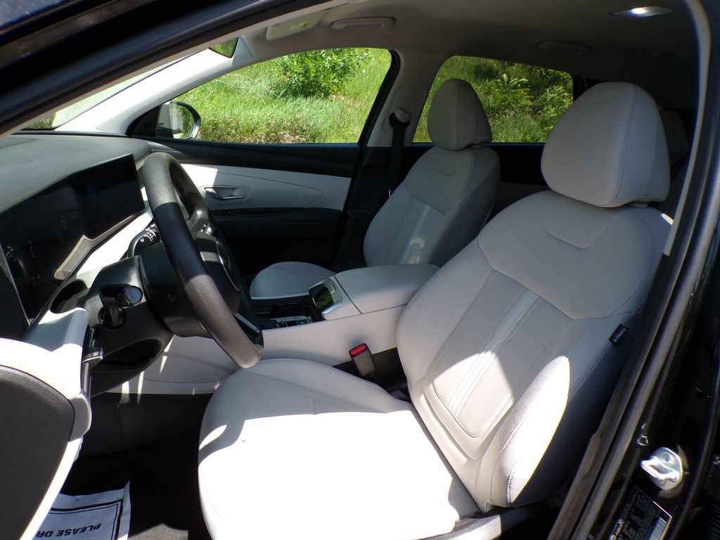 Certified 2025 Hyundai Tucson SEL AWD/4WD image 13