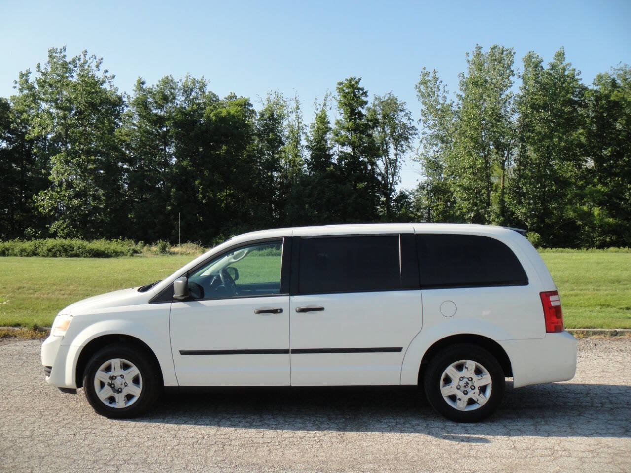 Used 2010 Dodge Grand Caravan FWD image 5