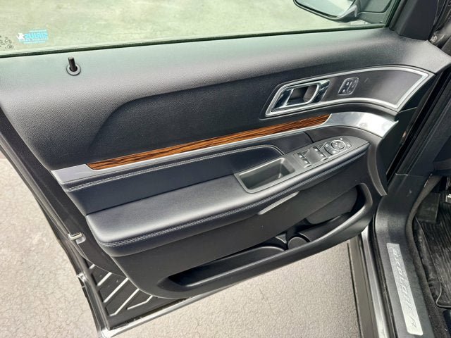 Used 2017 Ford Explorer Limited AWD/4WD image 23
