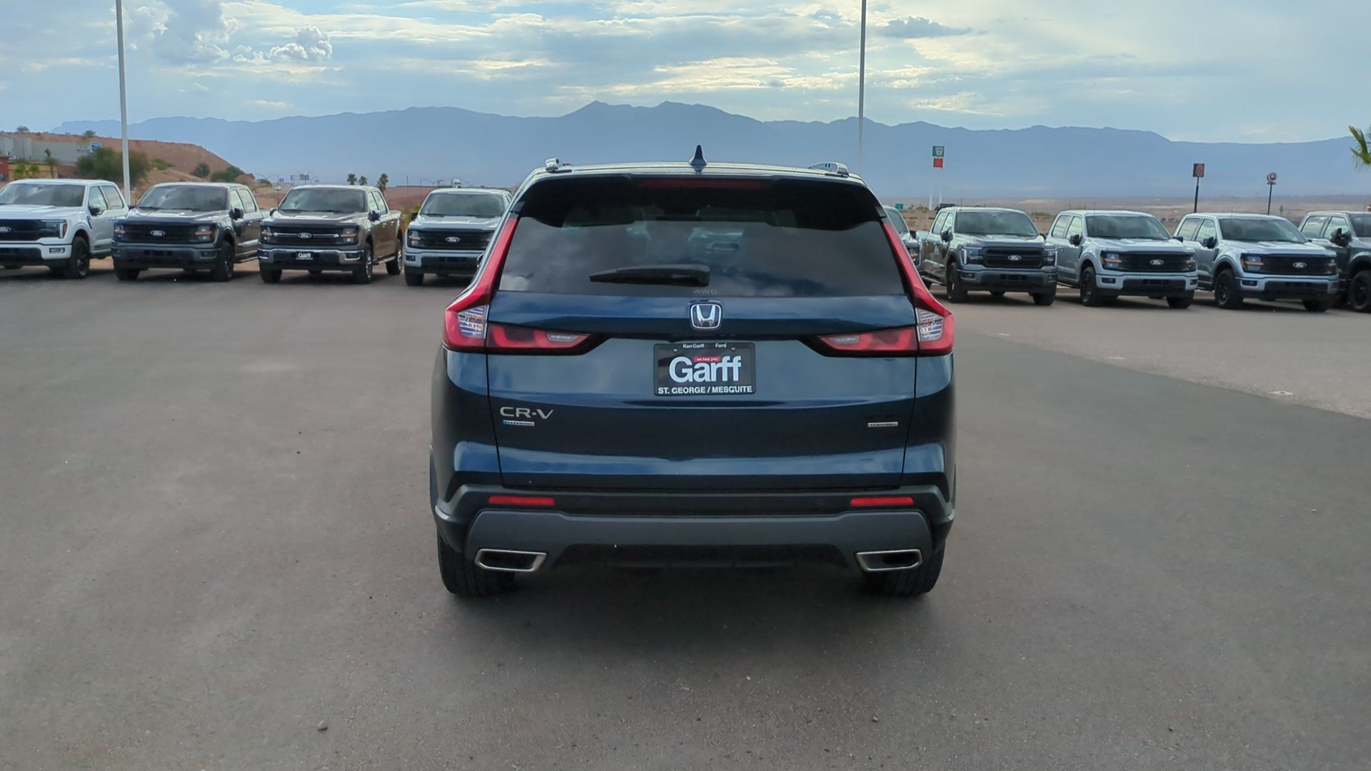 Used 2024 Honda CR-V Sport Touring image 4