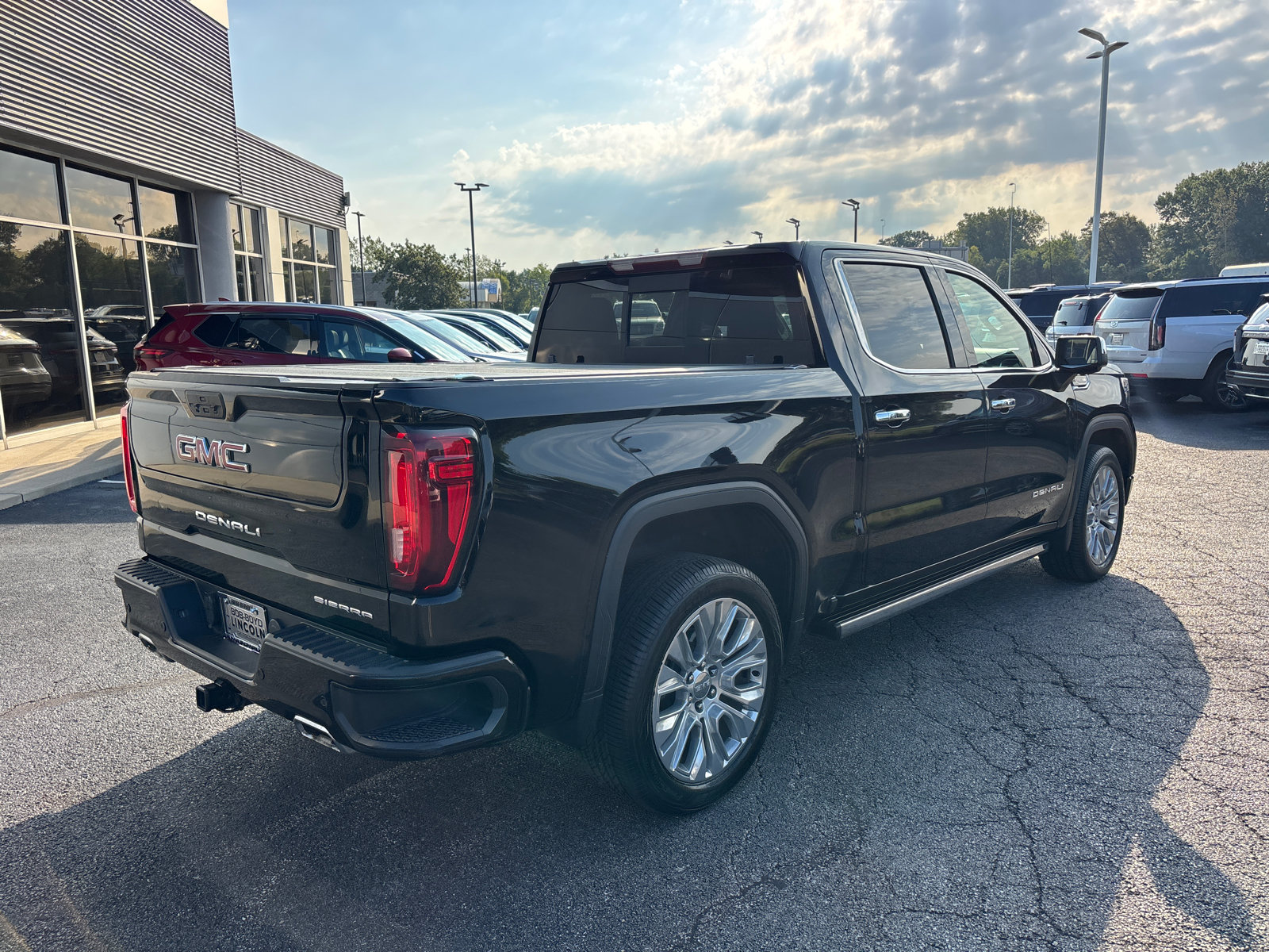 Used 2022 GMC Sierra 1500 Denali w/ Denali Premium Package AWD/4WD image 7