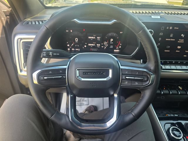 Used 2023 GMC Canyon Denali w/ Denali Black Edition AWD/4WD image 17