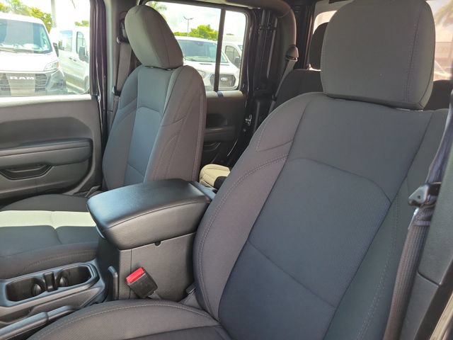 Used 2023 Jeep Gladiator Sport AWD/4WD image 22