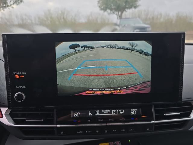 Used 2025 Toyota Sienna XLE image 24