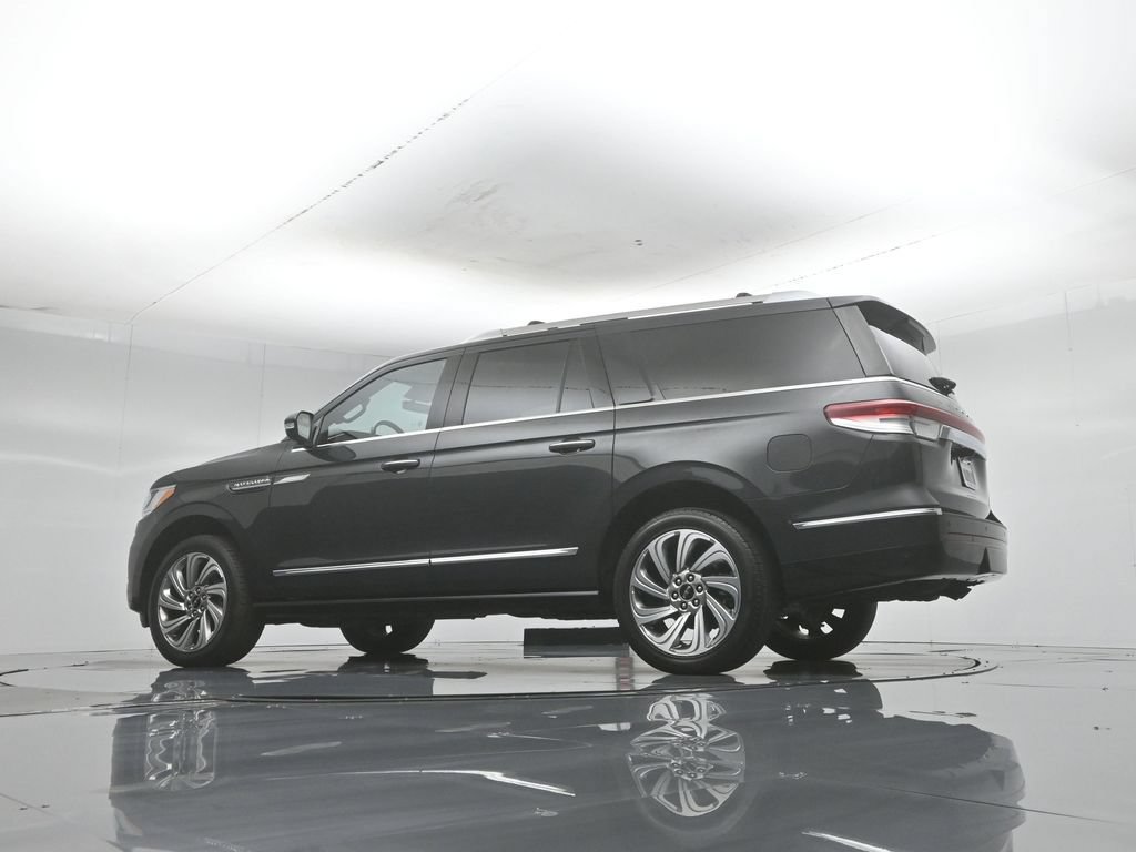 Used 2023 Lincoln Navigator L Reserve AWD/4WD image 54