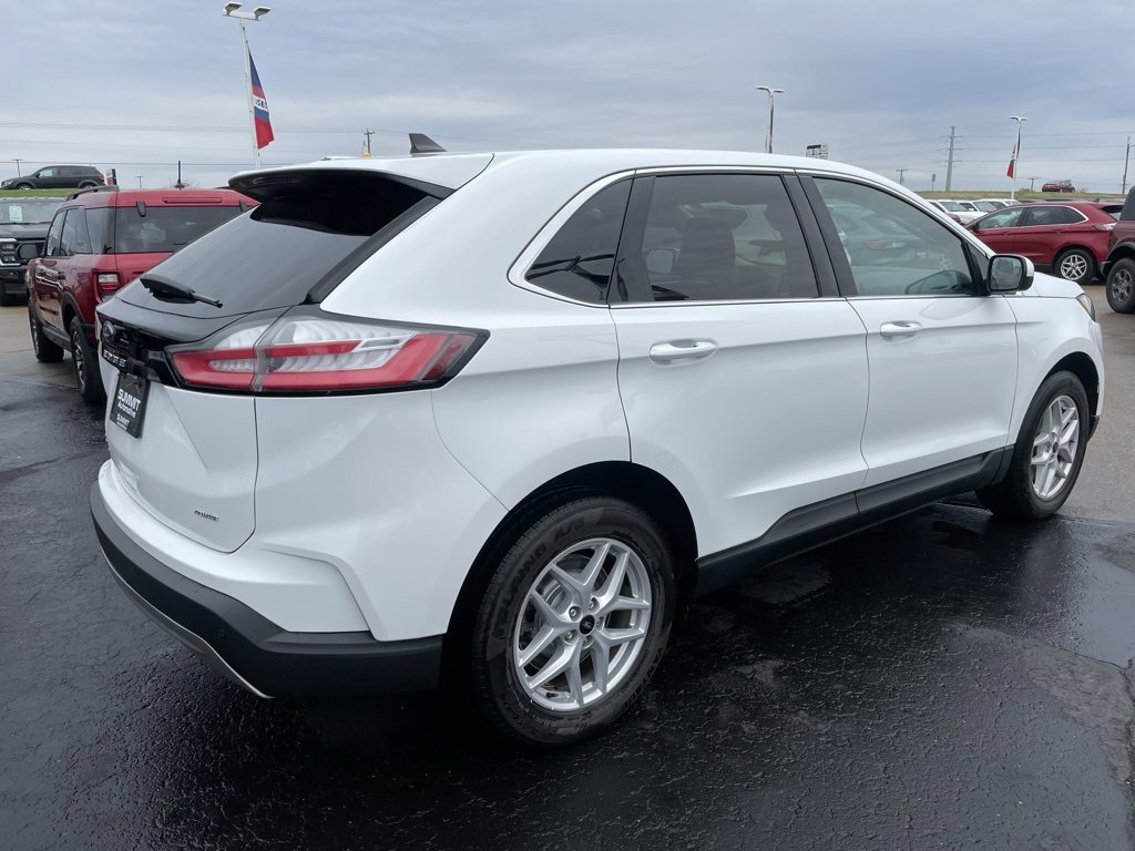 Used 2023 Ford Edge SEL image 4