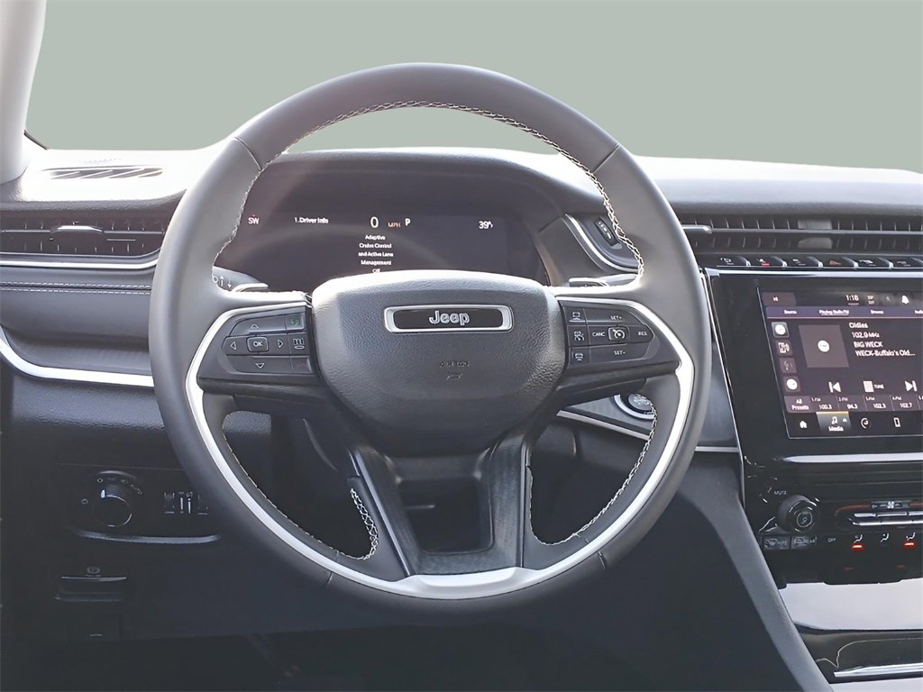 Used 2023 Jeep Grand Cherokee L Laredo image 9