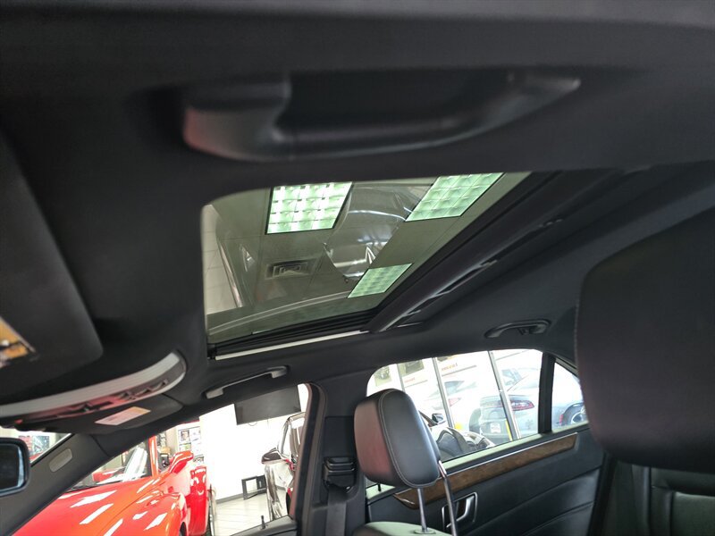 Used 2014 Mercedes-Benz E 350 4MATIC Sedan image 28