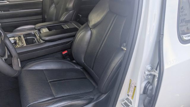 Used 2023 Jeep Wagoneer L Series II image 16