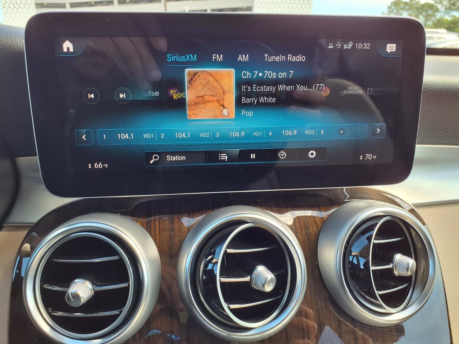 Used 2022 Mercedes-Benz GLC 300 image 7