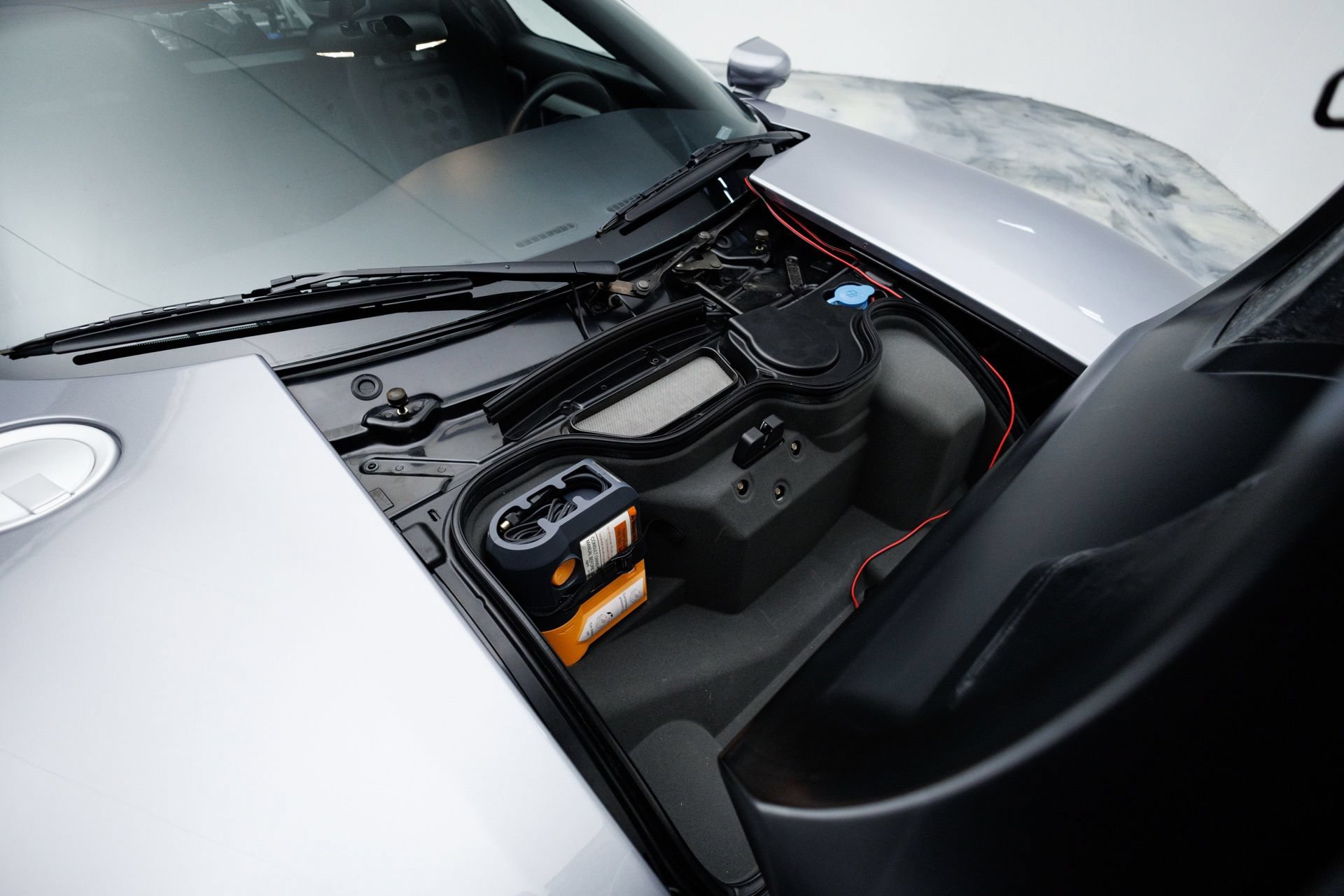 Used 2006 Ford GT RWD image 54