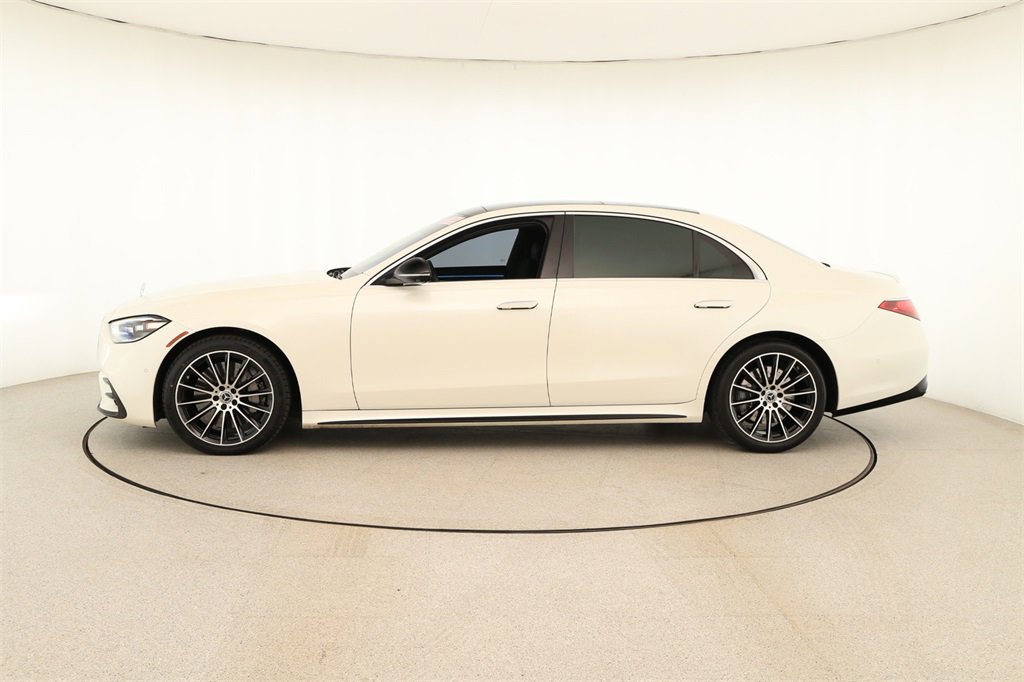 Used 2022 Mercedes-Benz S 580 4MATIC Sedan image 2