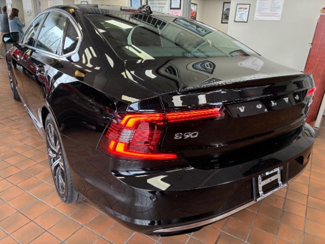 Used 2023 Volvo S90 B6 Plus image 7