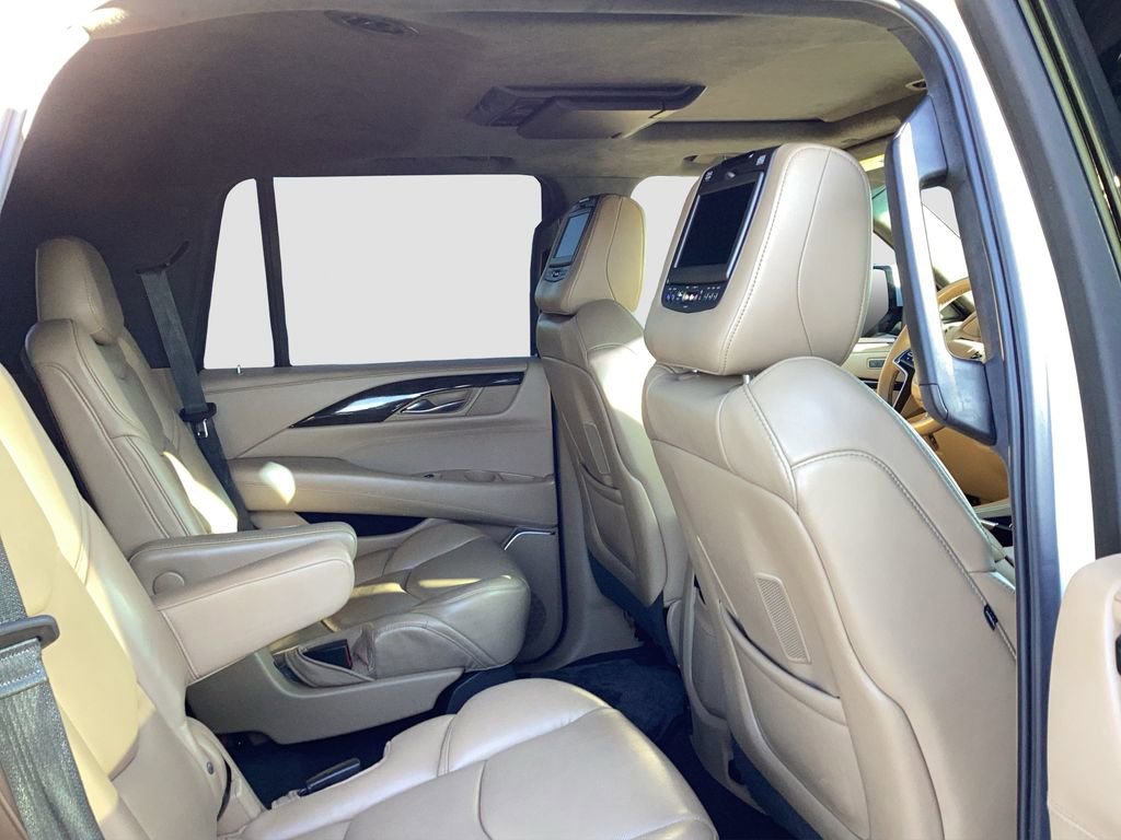 Used 2019 Cadillac Escalade Platinum image 31
