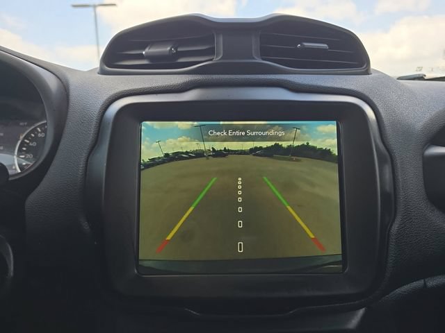 Used 2023 Jeep Renegade Altitude AWD/4WD image 9