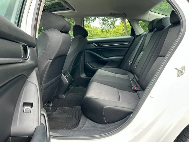 Used 2018 Honda Accord EX image 30