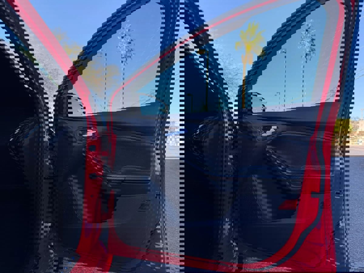 Used 2018 Ford Focus RS AWD/4WD image 32