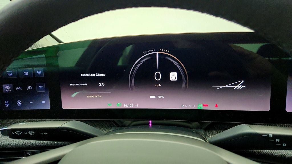 Used 2025 Lucid Air Touring AWD/4WD image 14