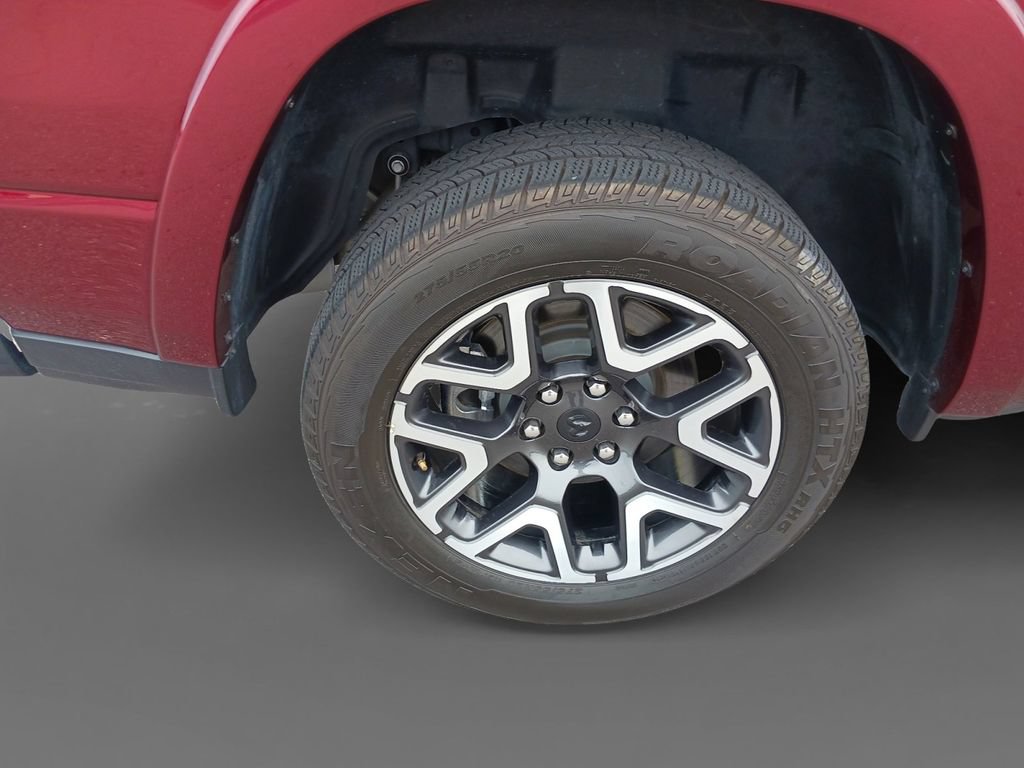 Used 2025 RAM 1500 Laramie AWD/4WD image 10