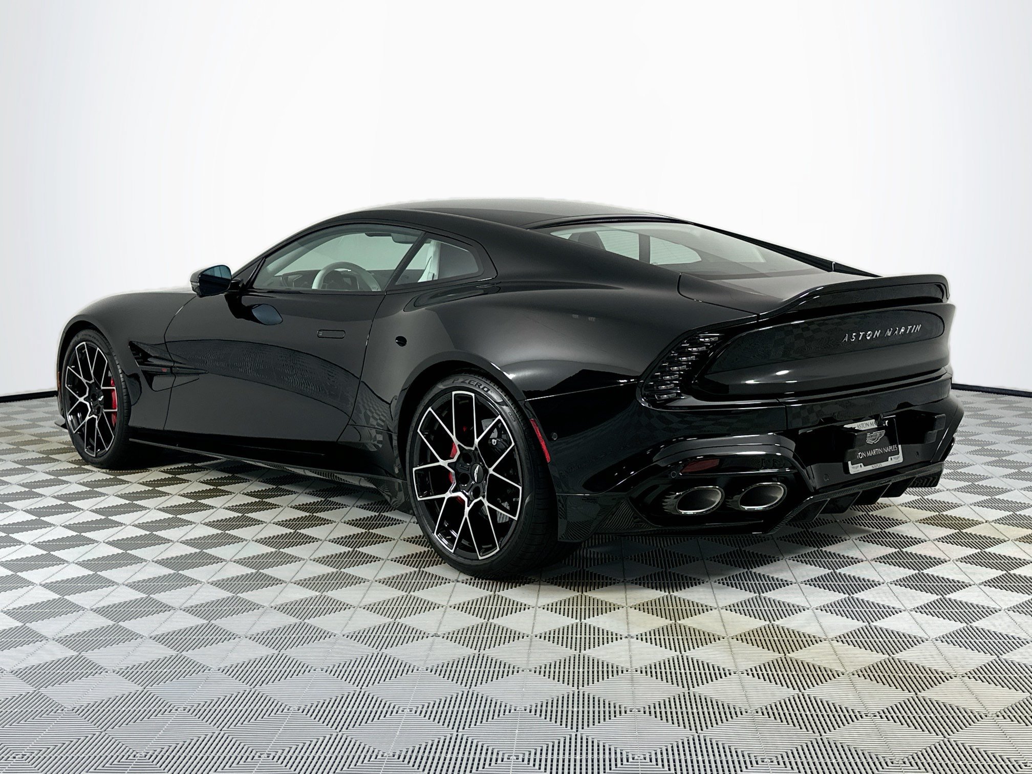 New 2026 Aston Martin Vanquish RWD image 7