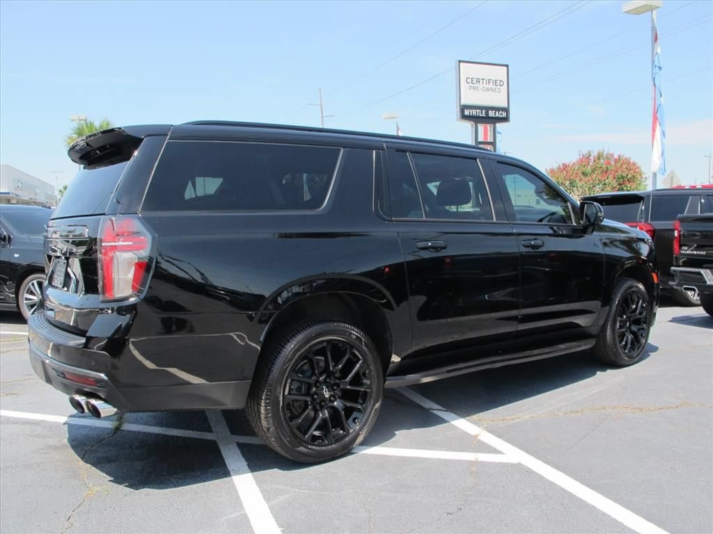 Used 2022 Chevrolet Suburban RST w/ Sport Performance Package AWD/4WD image 3