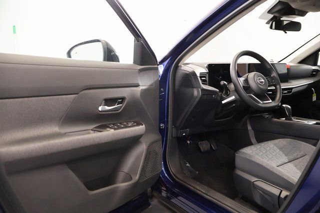 New 2026 Nissan Kicks SV w/ Charging Package image 8