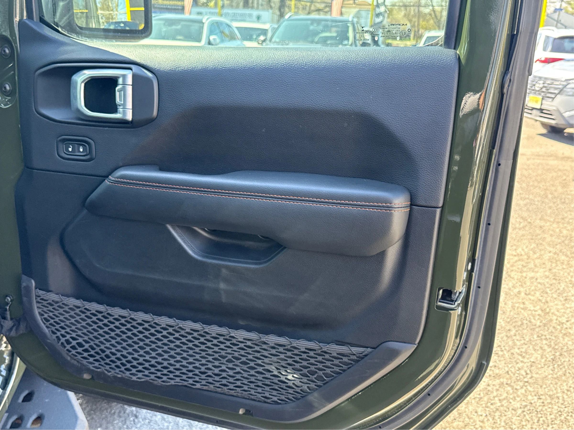 Used 2022 Jeep Gladiator Mojave w/ Cold Weather Group image 19