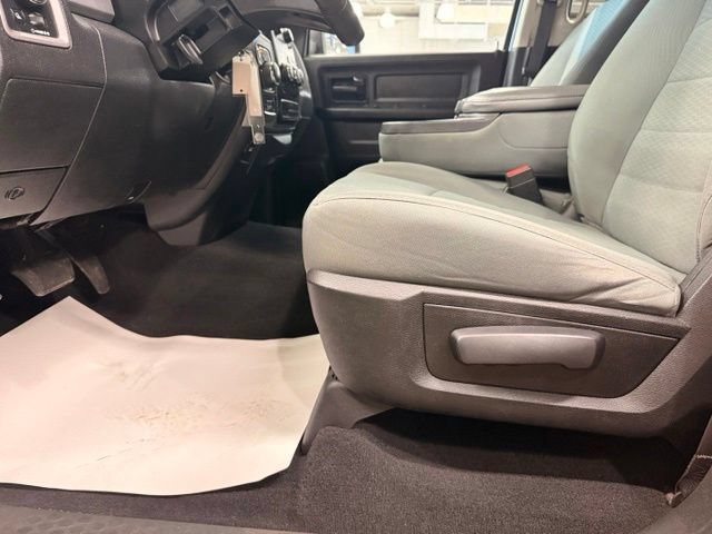 Used 2017 RAM 1500 Express AWD/4WD image 8
