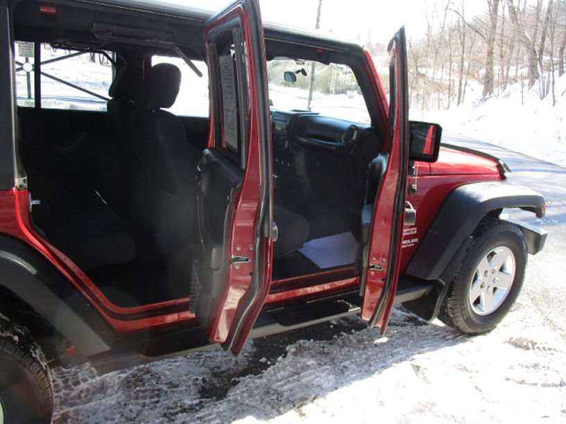 Used 2012 Jeep Wrangler Unlimited Sport image 12