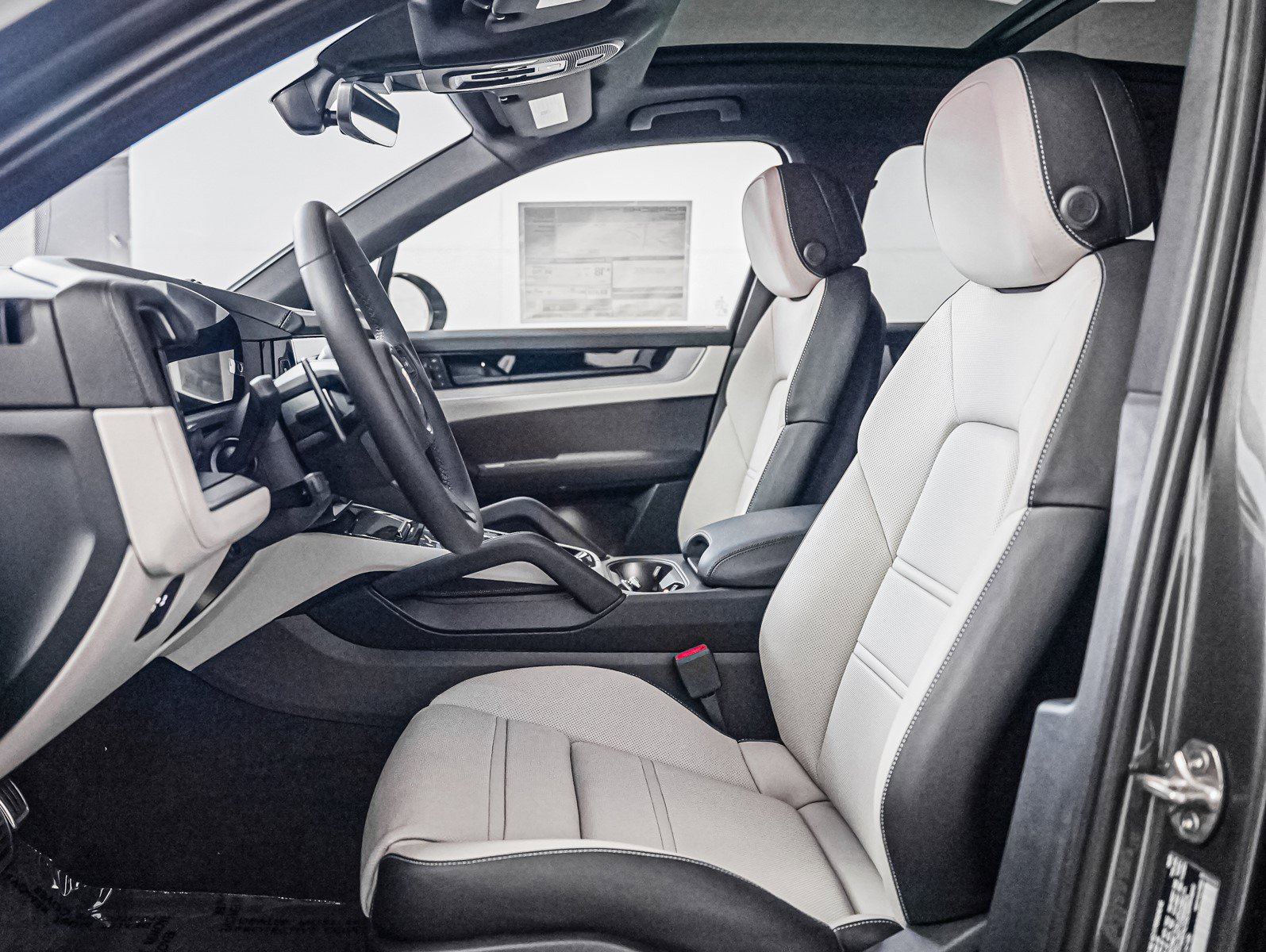 New 2026 Porsche Cayenne S image 5