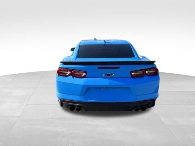 Used 2023 Chevrolet Camaro LT w/ Technology Package RWD image 4
