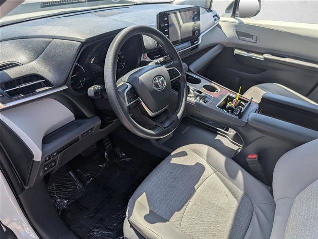 Used 2021 Toyota Sienna LE w/ LE Plus Package AWD/4WD image 10