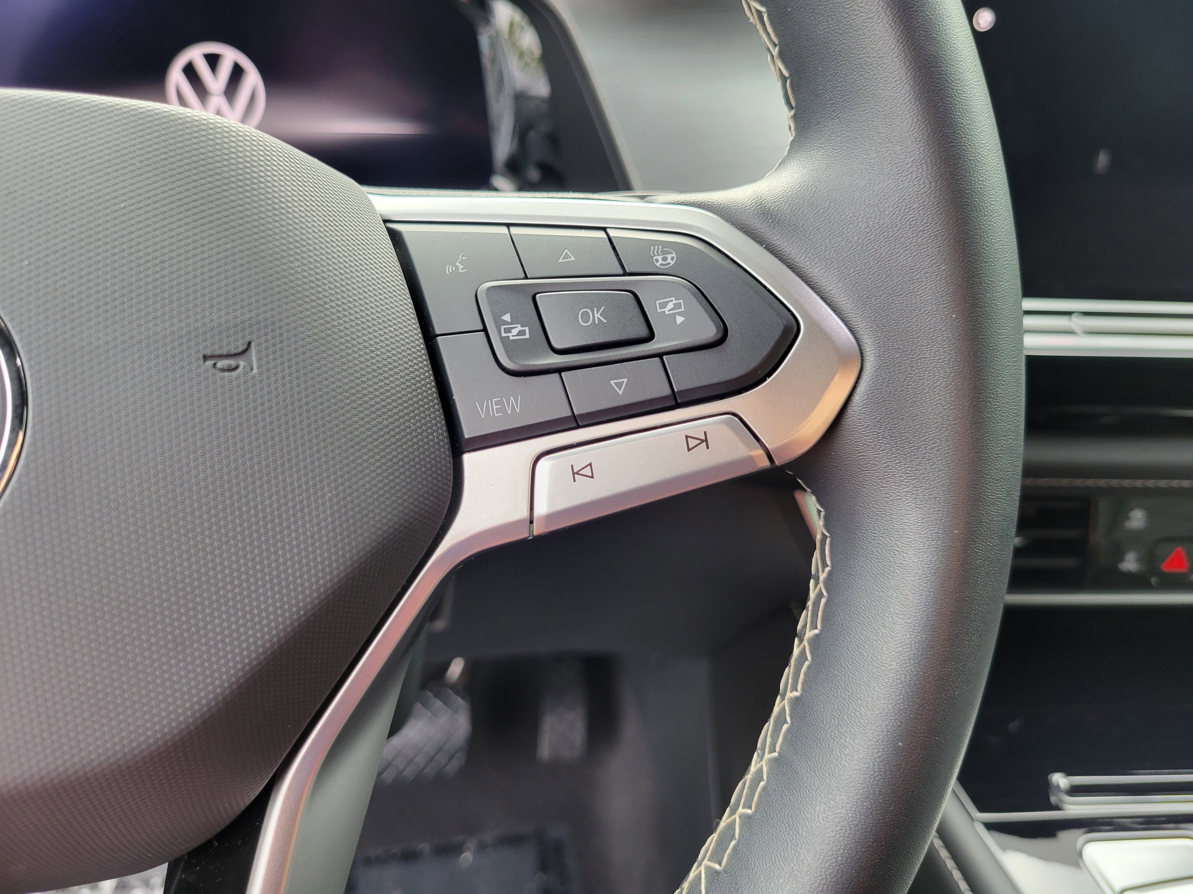 Used 2024 Volkswagen Atlas Cross Sport SE image 21