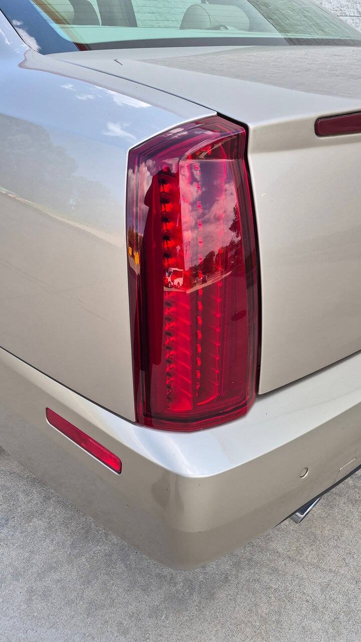 Used 2005 Cadillac STS w/ Preferred Equipment Group RWD image 14