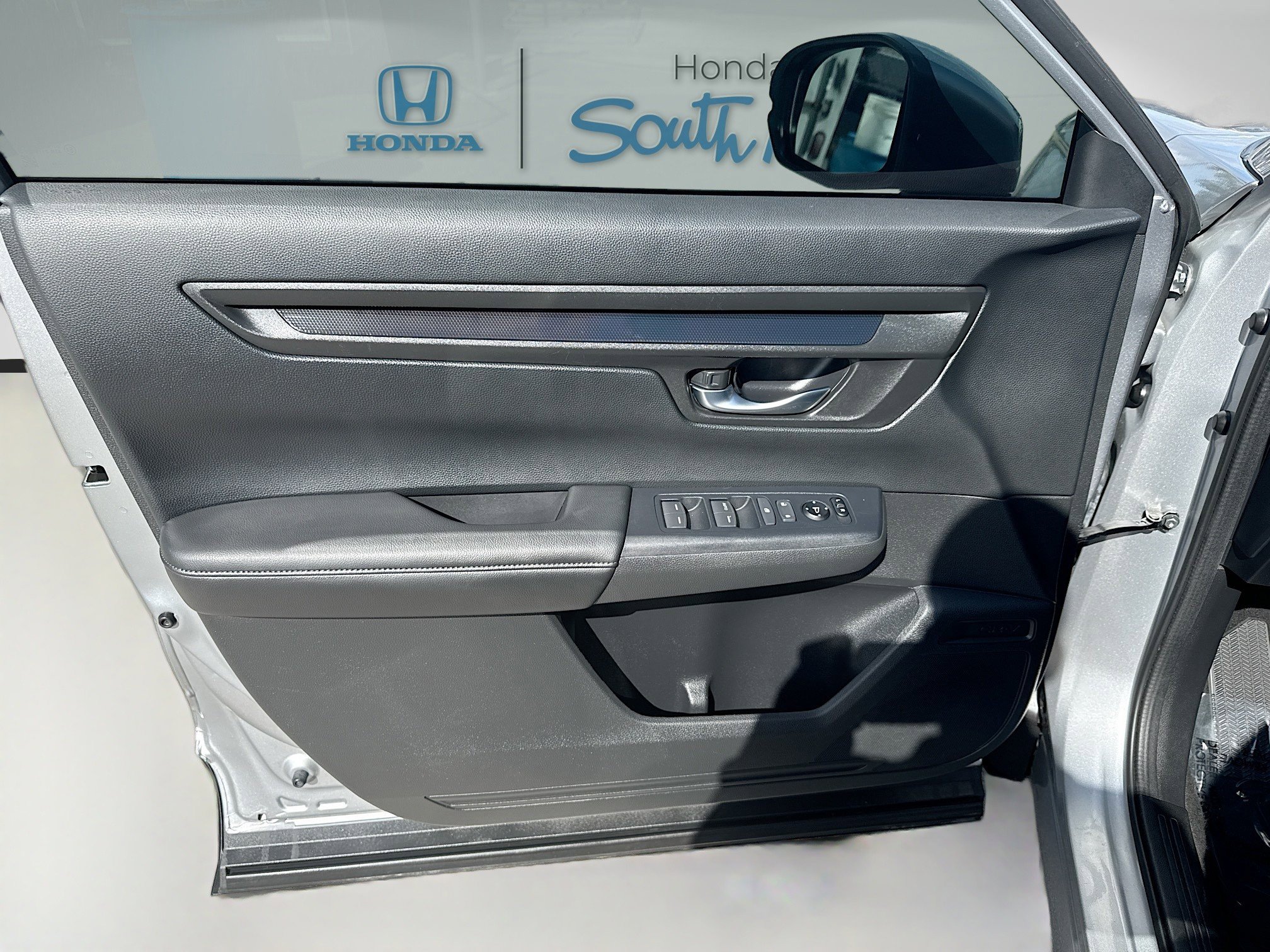 Used 2024 Honda CR-V LX image 19